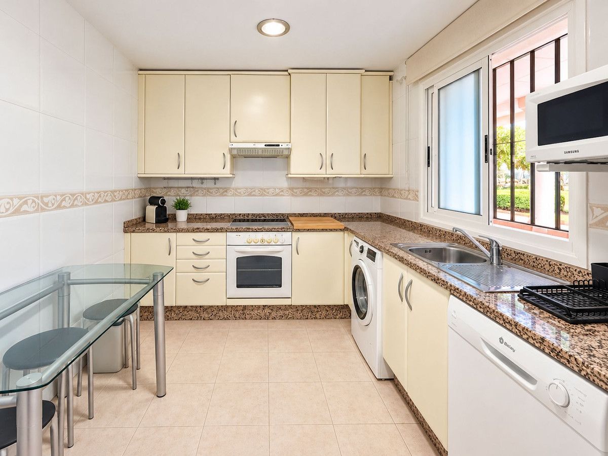 Apartamento en Planta Baja en Guadalmina Alta, Guadalmina Alta, 8/12