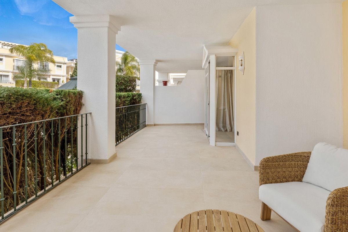 Middle Floor Apartment in Nueva Andalucía, Nueva Andalucía, 2/12