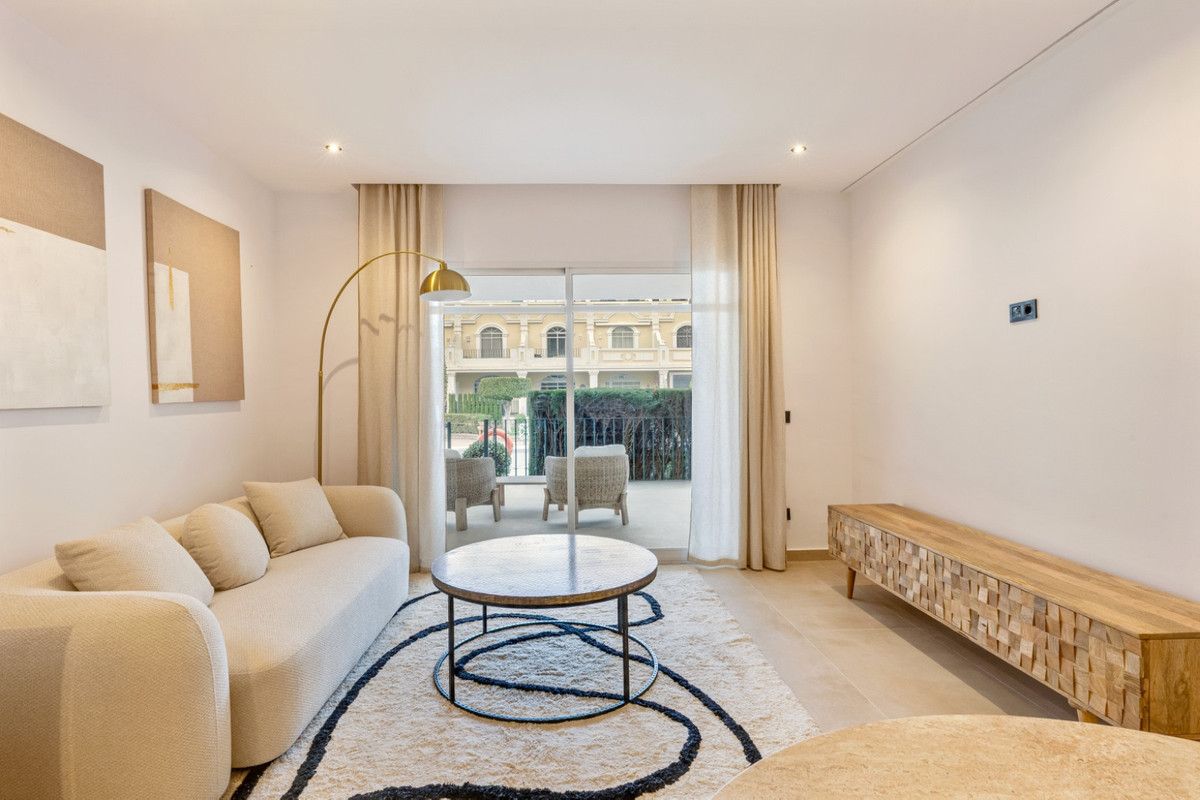 Middle Floor Apartment in Nueva Andalucía, Nueva Andalucía, 6/12