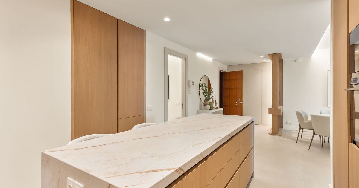 Apartment in der mittleren Etage in The Golden Mile, The Golden Mile, 9/12