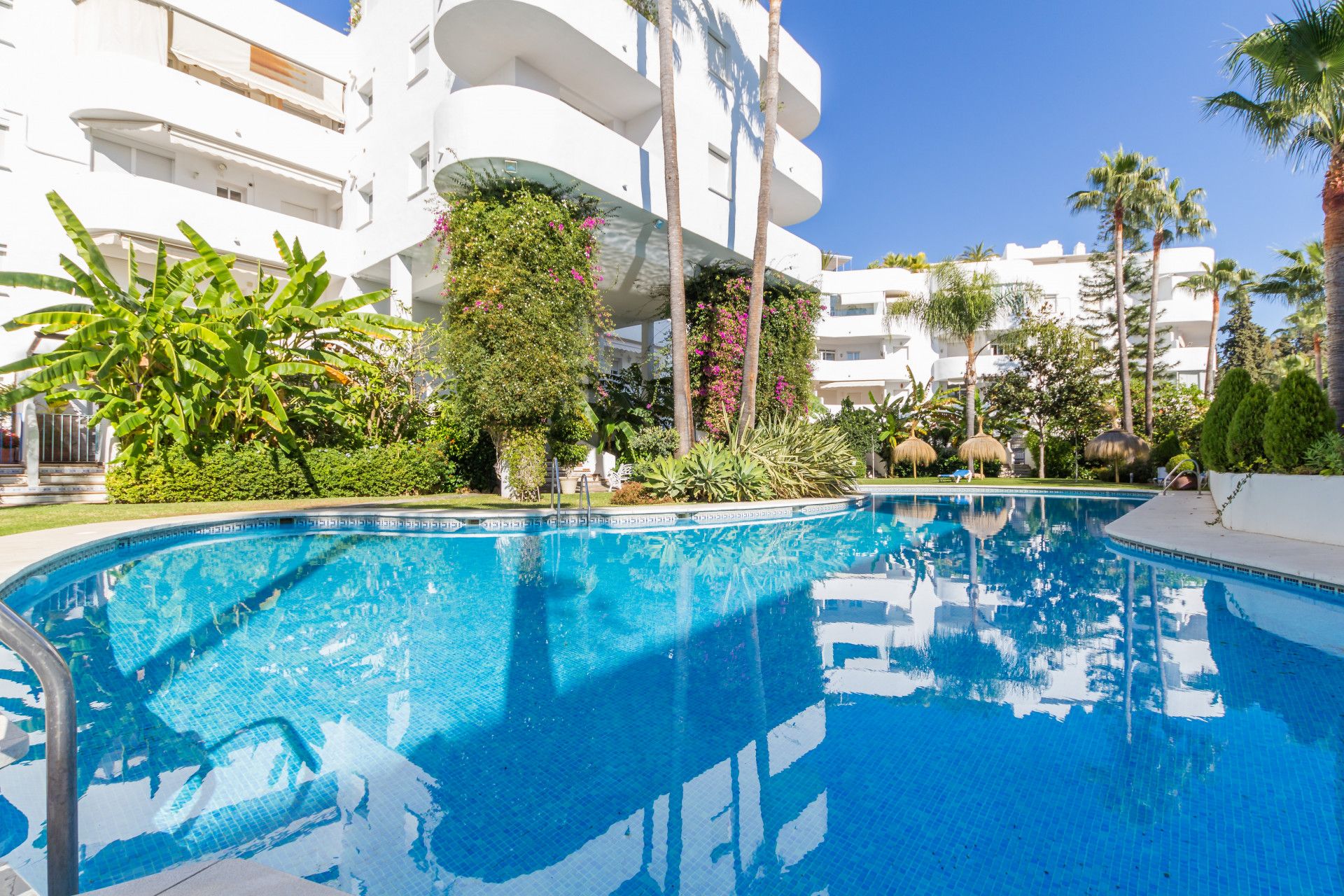 Duplex Penthouse in Marbella Golden Mile, Marbella Real, Marbella Golden Mile, 6/12