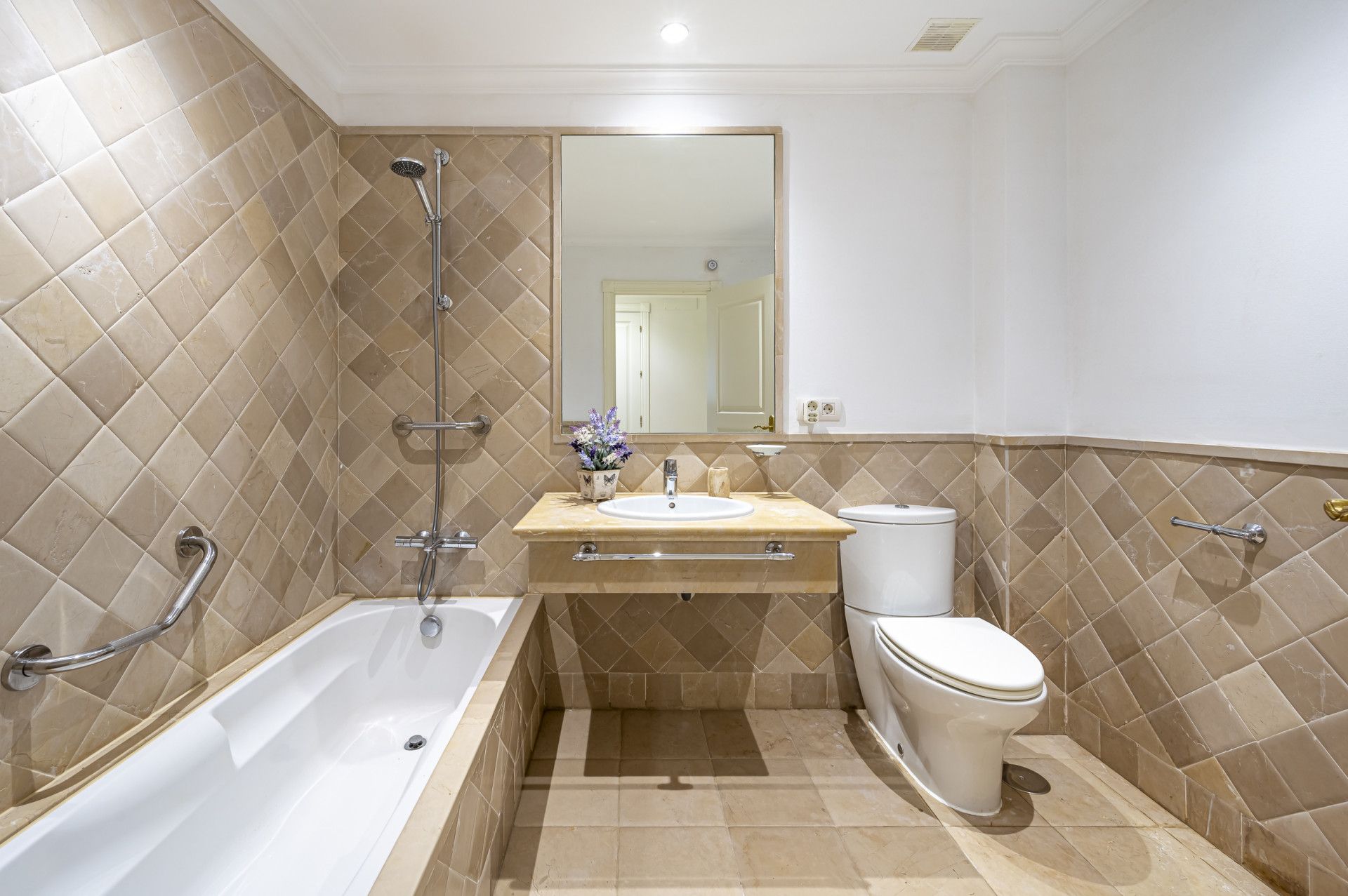 Апартаменты в Estepona, Benavista, Estepona, 3/12