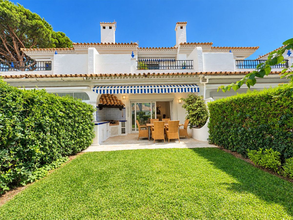 Townhouse in Cabopino, Cabopino, 1/12