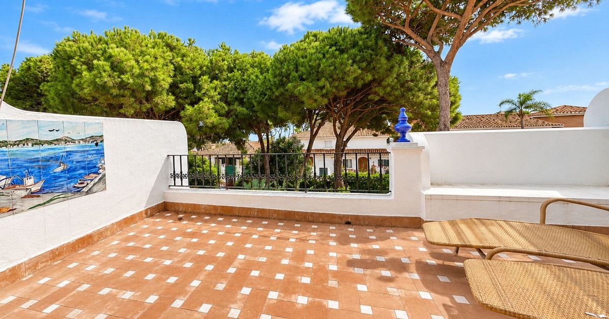 Townhouse in Cabopino, Cabopino, 2/12