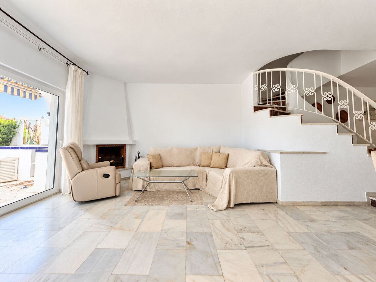Townhouse in Cabopino, Cabopino, 3/12
