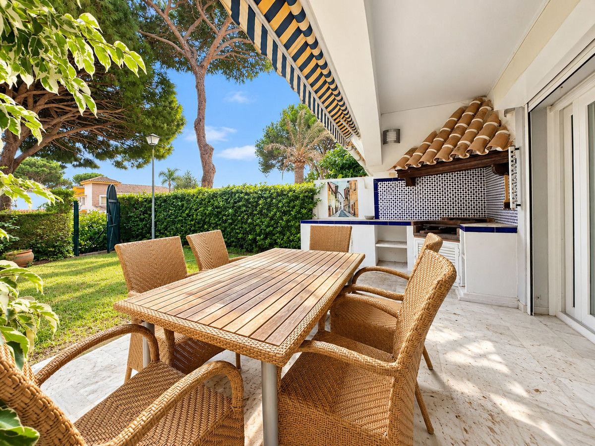 Townhouse in Cabopino, Cabopino, 5/12