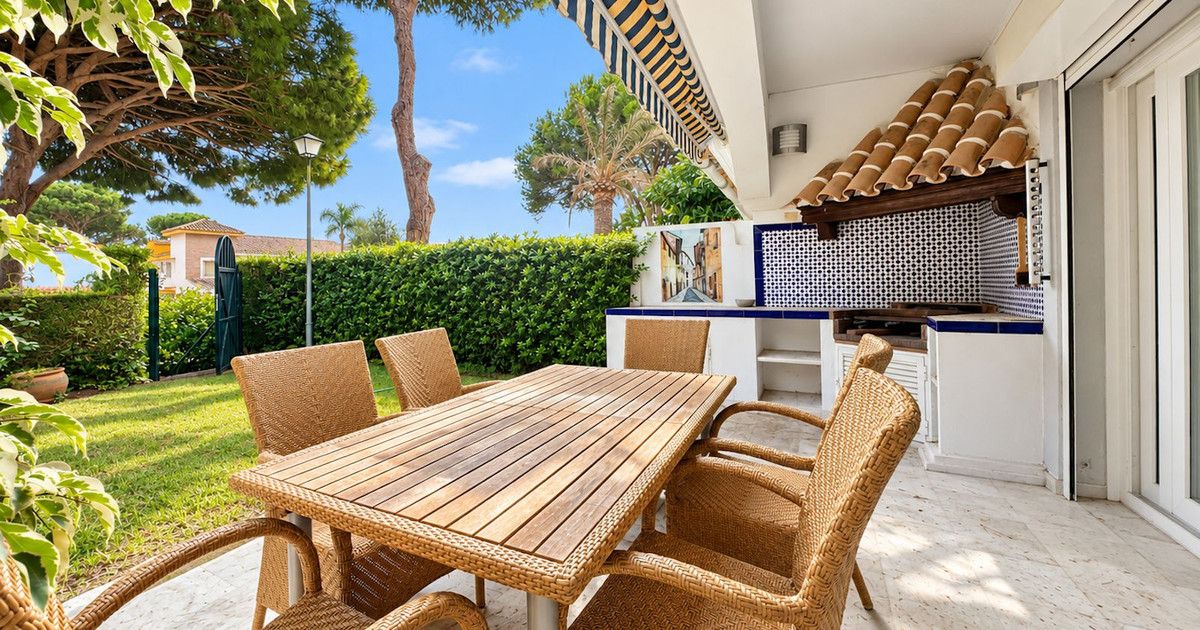 Townhouse in Cabopino, Cabopino, 5/12