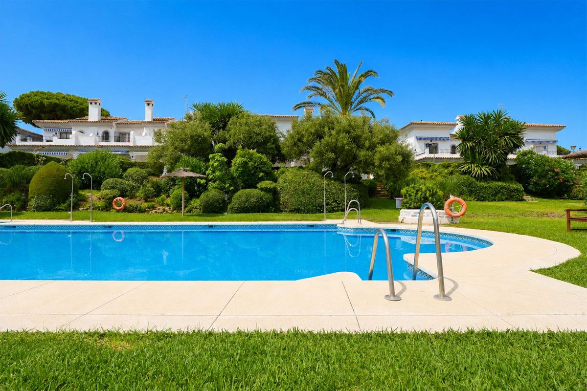 Townhouse in Cabopino, Cabopino, 7/12