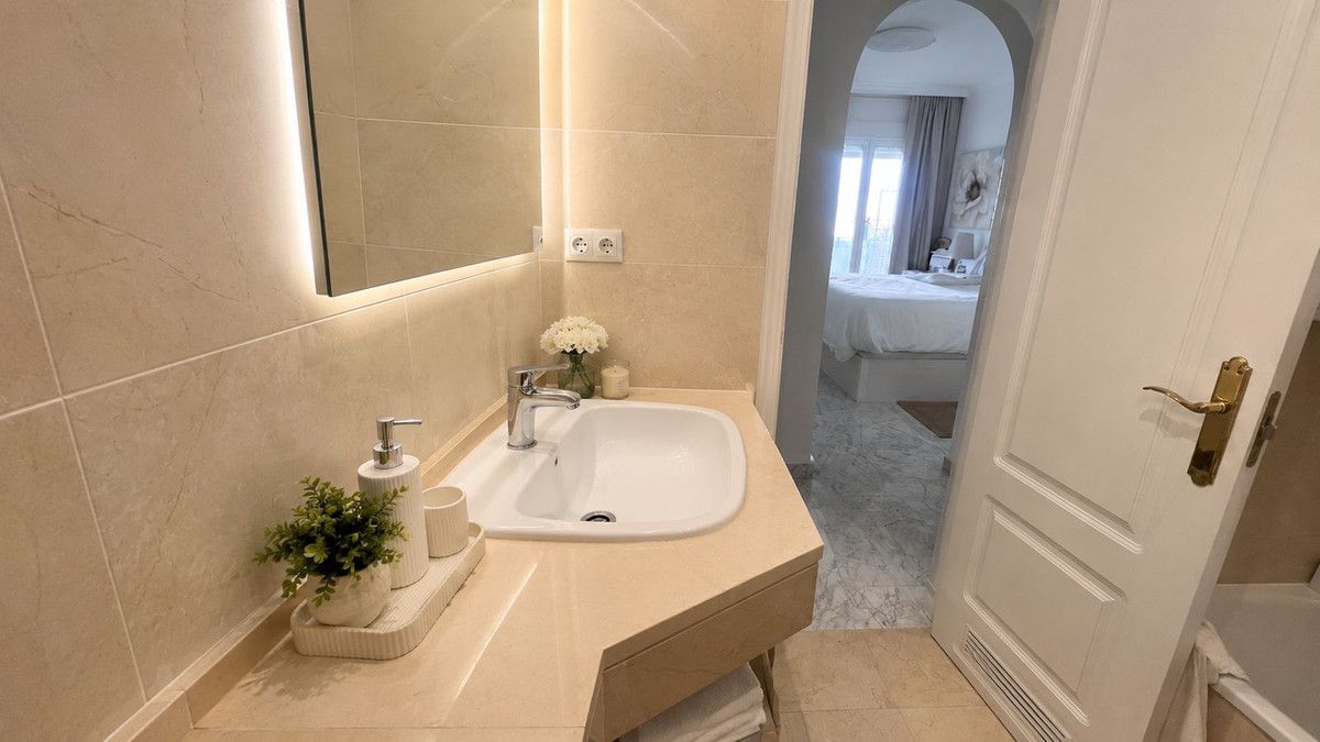 Ground Floor Apartment in Marbella, Marbella, 8/12