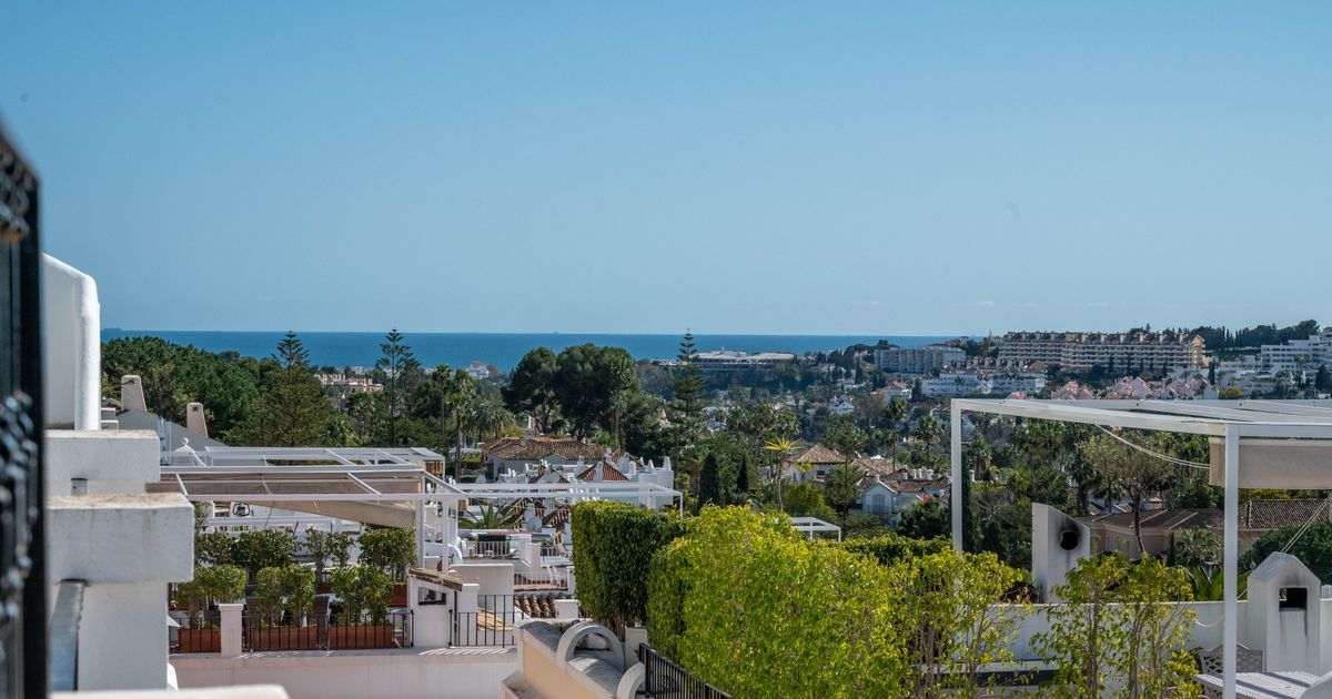 Townhouse in Nueva Andalucía, Aloha Pueblo, Nueva Andalucia, 2/12