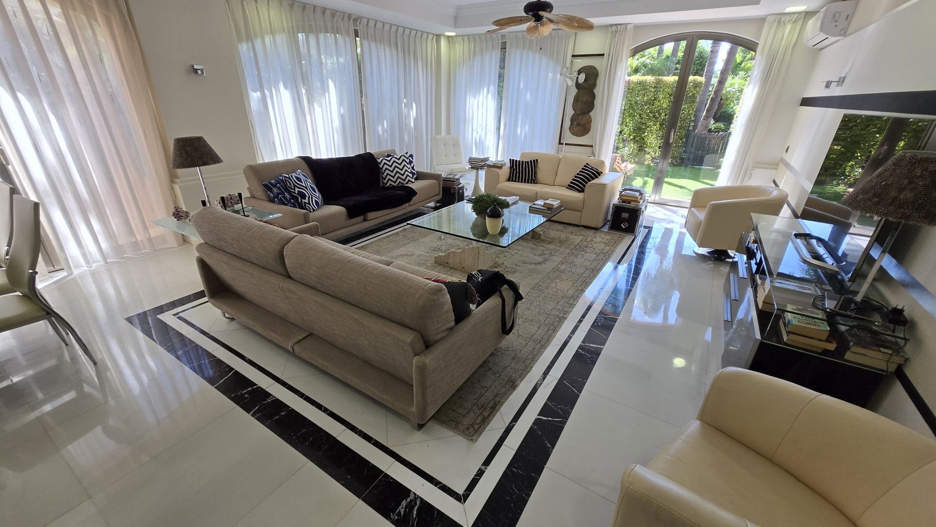 Lägenhet på markplan i Marbella - Puerto Banus, Casa Nova, Marbella - Puerto Banus, 12/12