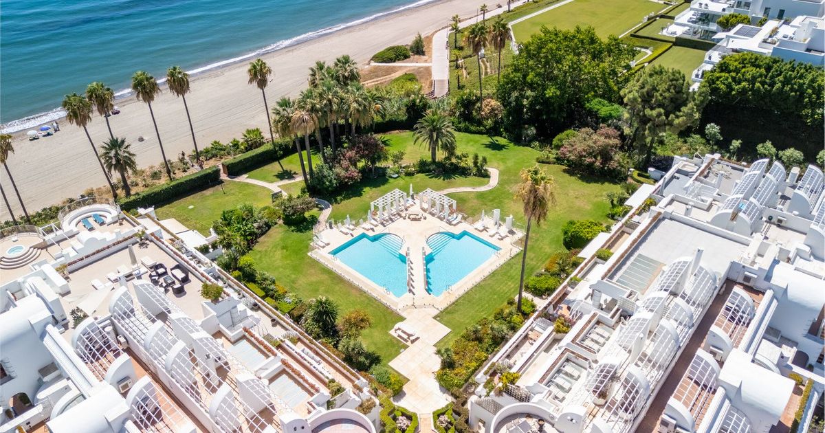 Lägenhet på mittenplan i Estepona, Estepona, 2/12