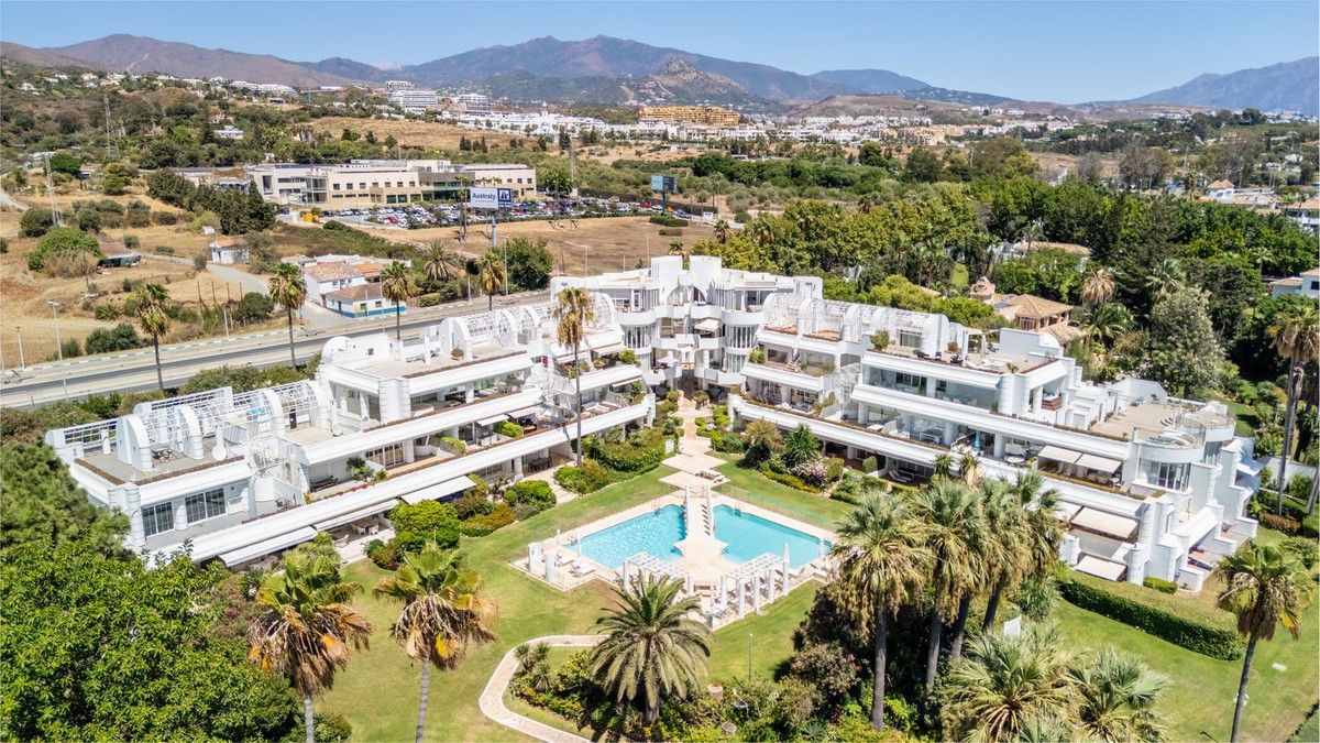 Lägenhet på mittenplan i Estepona, Estepona, 3/12