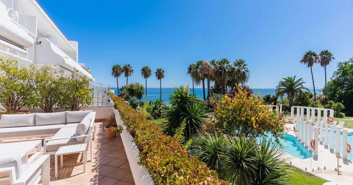 Lägenhet på mittenplan i Estepona, Estepona, 7/12