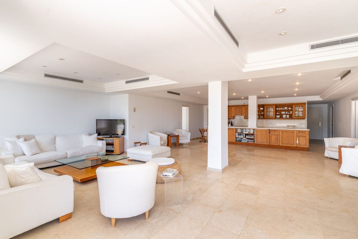 Lägenhet på mittenplan i Estepona, Estepona, 10/12