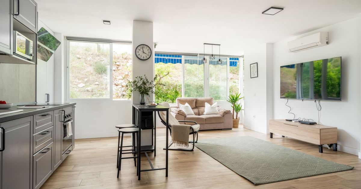 Middle Floor Apartment in Benalmadena, Benalmadena, 11/12