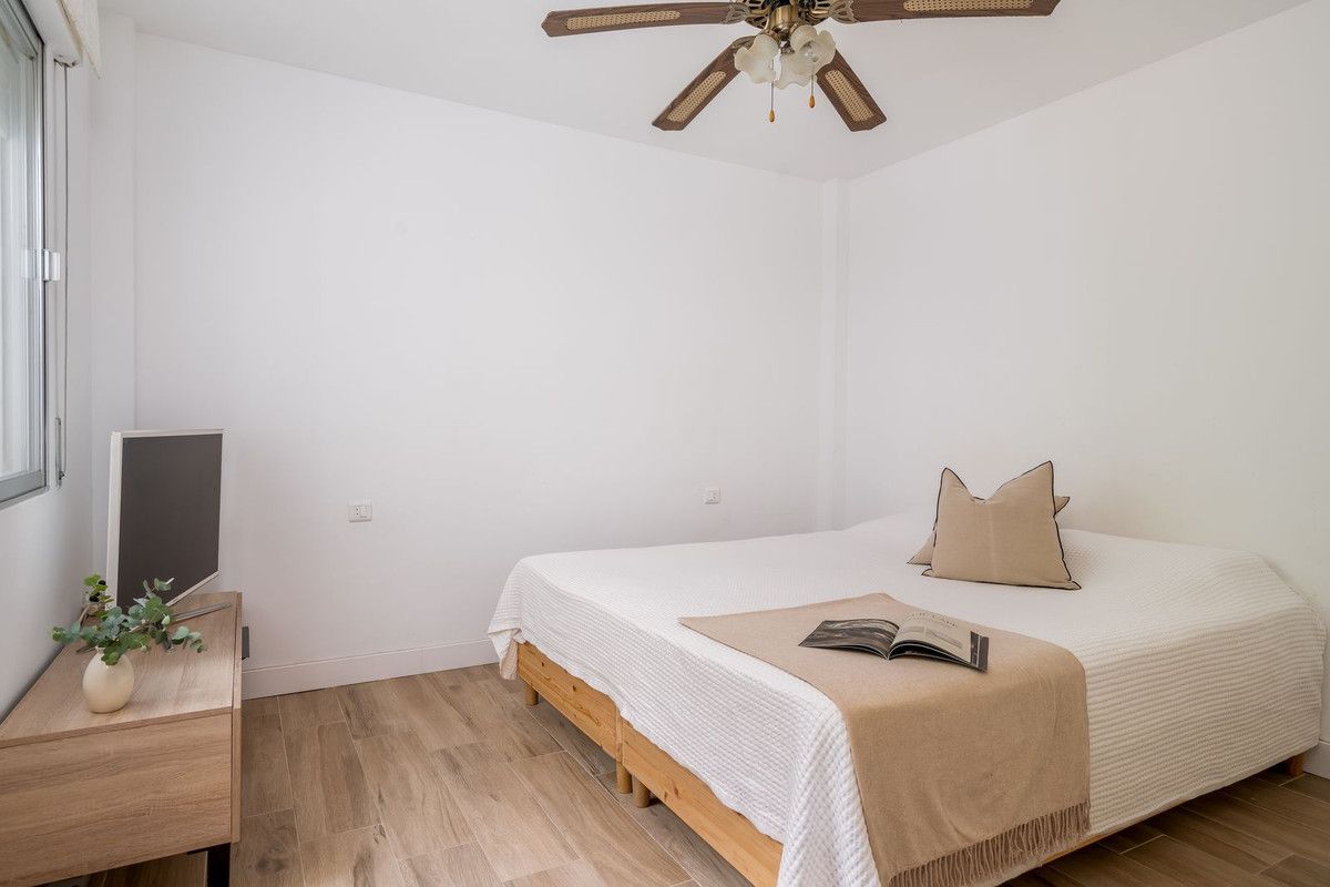 Middle Floor Apartment in Benalmadena, Benalmadena, 3/12
