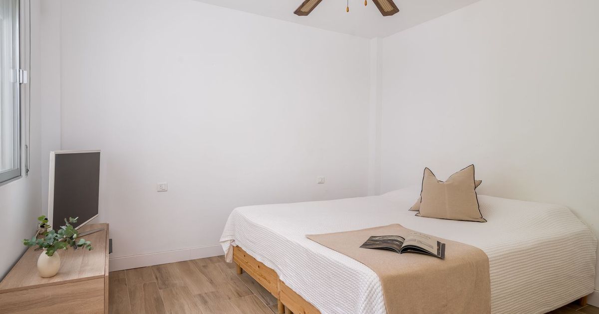 Middle Floor Apartment in Benalmadena, Benalmadena, 3/12
