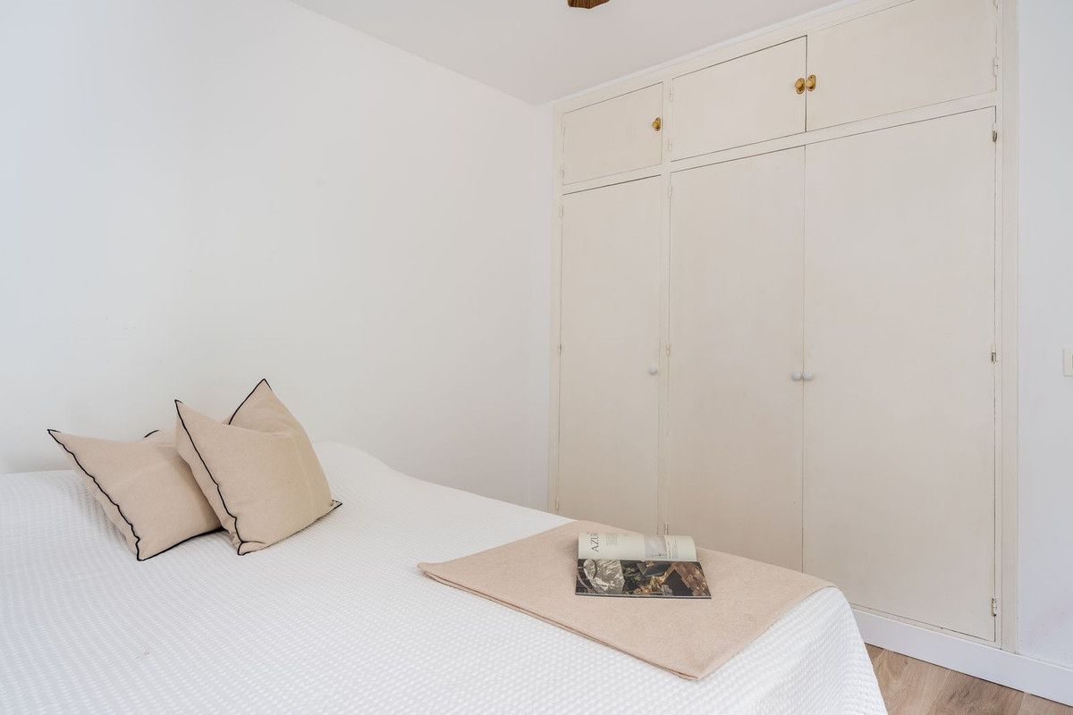 Middle Floor Apartment in Benalmadena, Benalmadena, 5/12