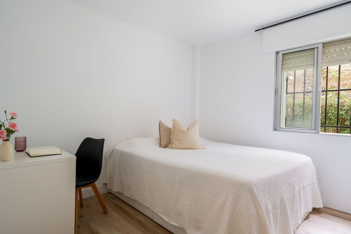 Middle Floor Apartment in Benalmadena, Benalmadena, 6/12