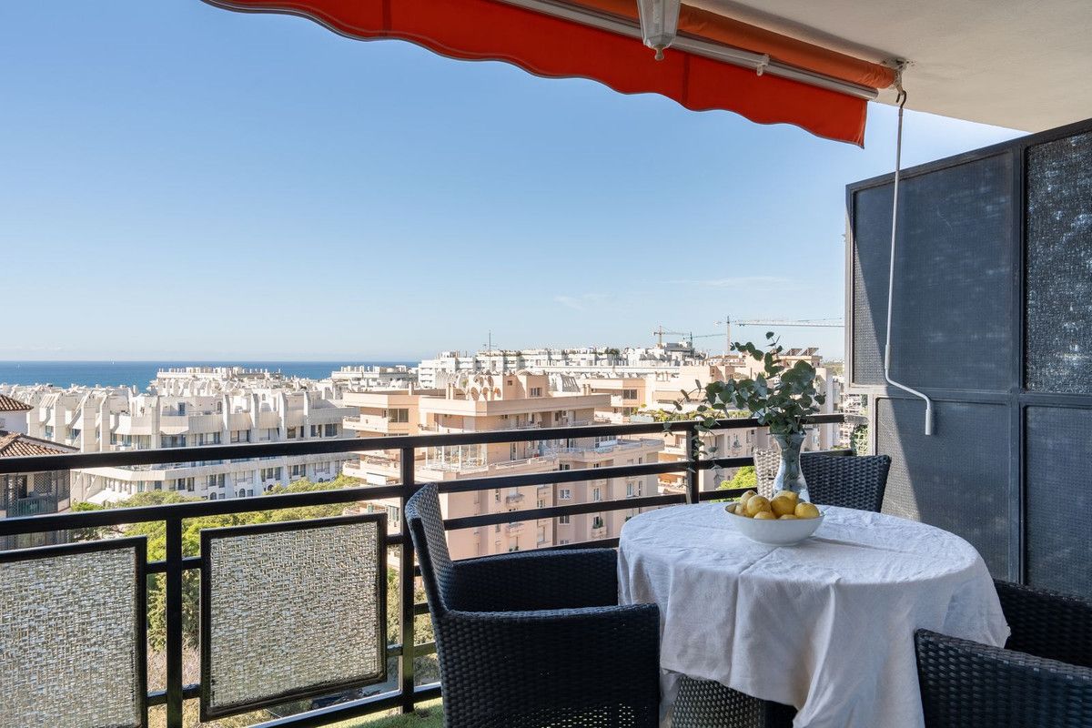 Wohnung in mittlerer Etage in Marbella, Marbella, 2/12