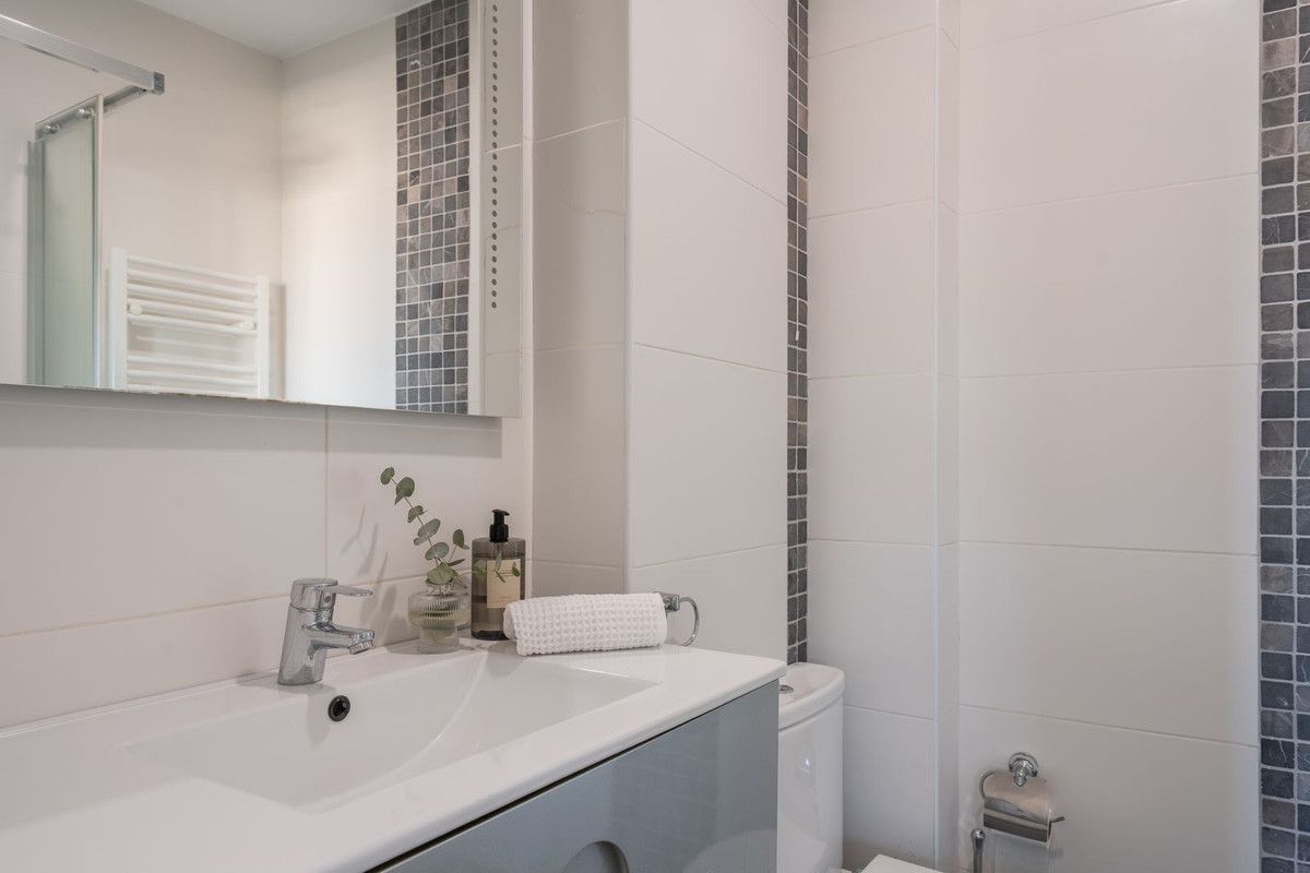 Wohnung in mittlerer Etage in Marbella, Marbella, 11/12