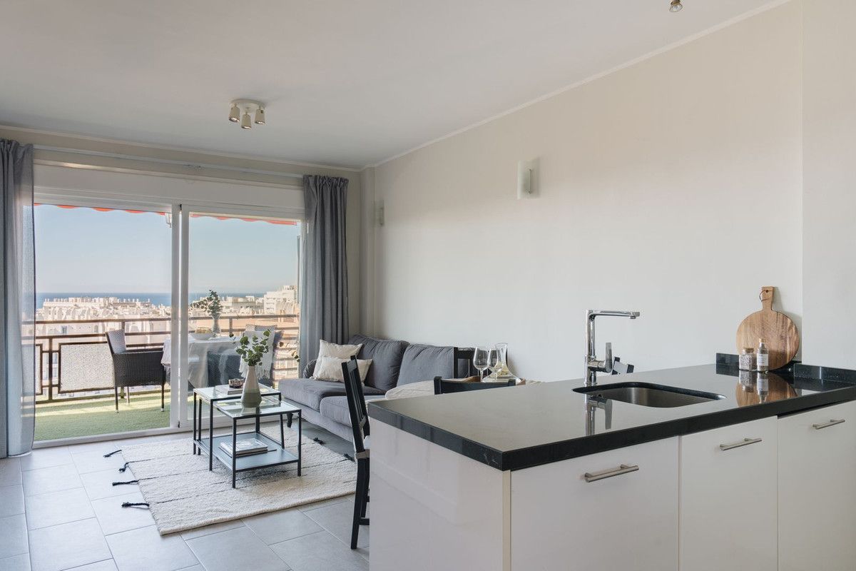 Wohnung in mittlerer Etage in Marbella, Marbella, 3/12