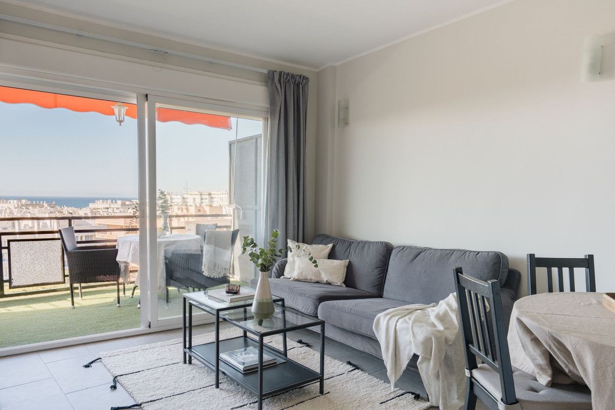 Wohnung in mittlerer Etage in Marbella, Marbella, 4/12
