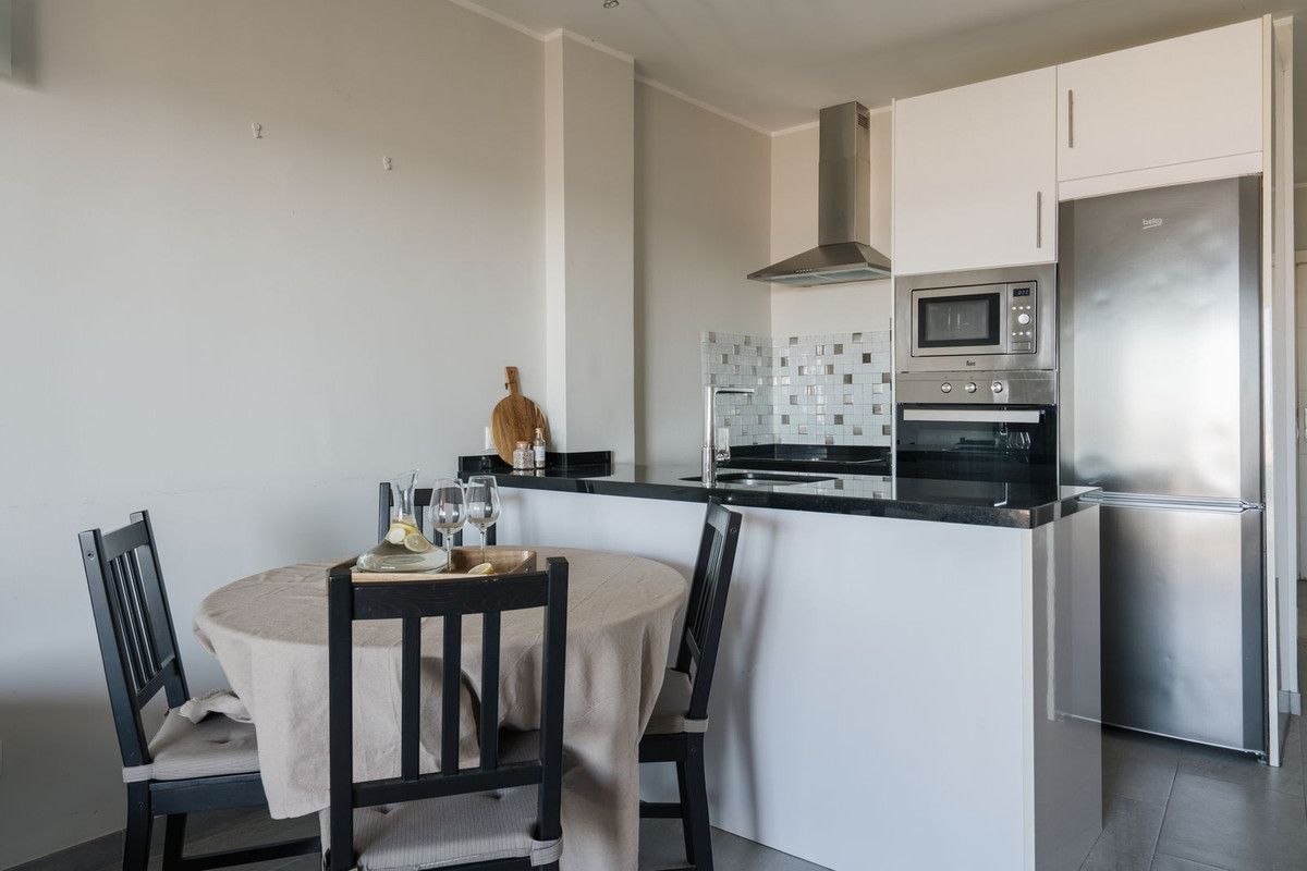 Wohnung in mittlerer Etage in Marbella, Marbella, 5/12