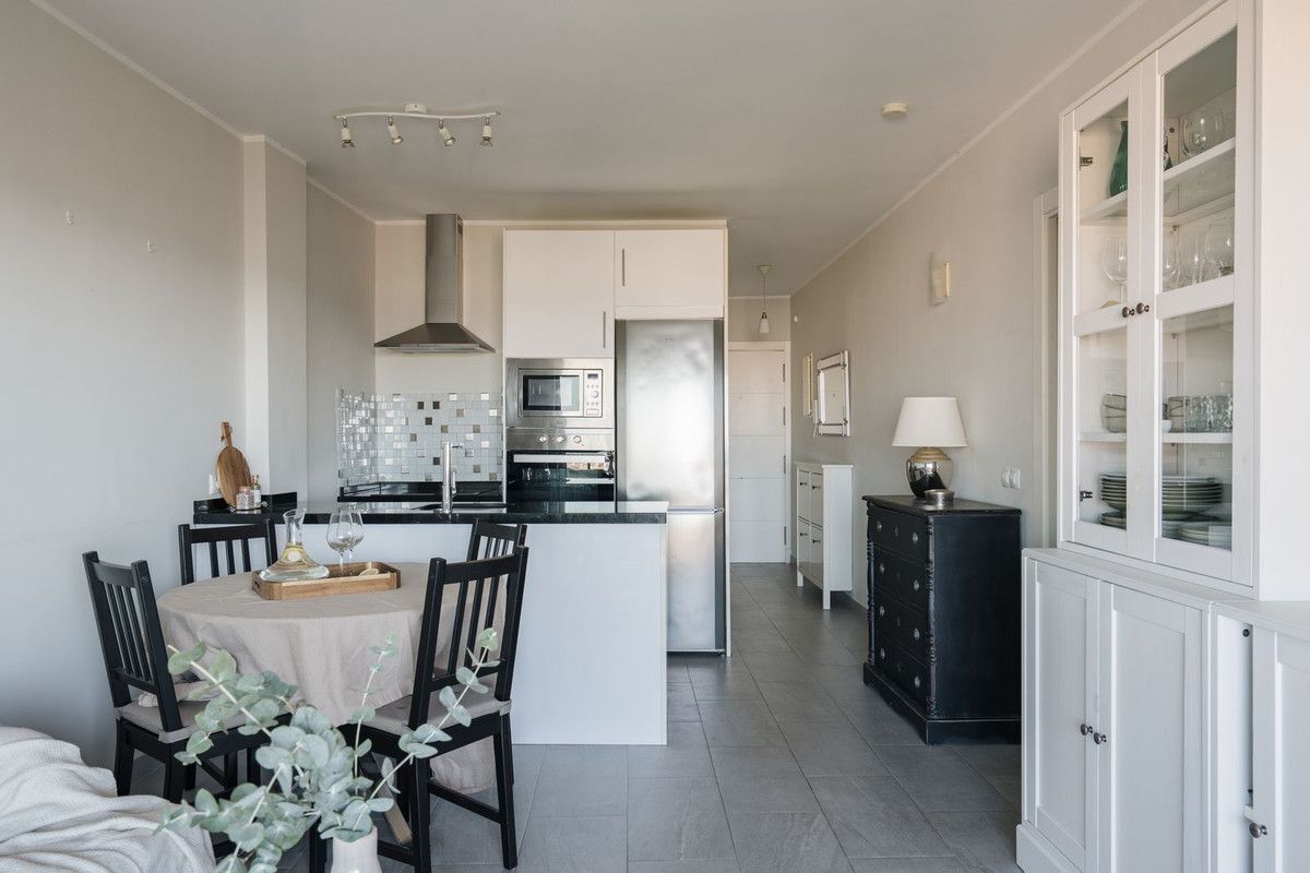 Wohnung in mittlerer Etage in Marbella, Marbella, 6/12