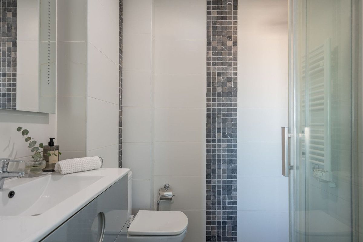 Wohnung in mittlerer Etage in Marbella, Marbella, 10/12