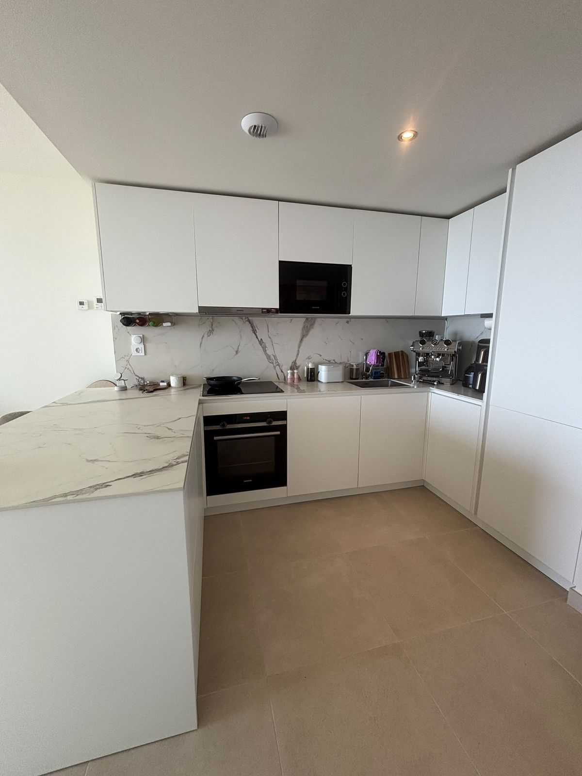 Top Floor Appartement in Benalmadena, Benalmadena, 6/12