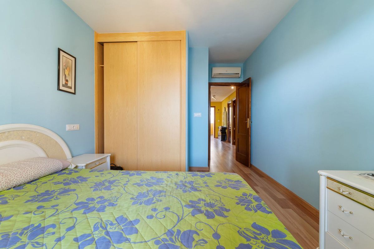 Квартира на среднем этаже в Fuengirola, Fuengirola, 12/12