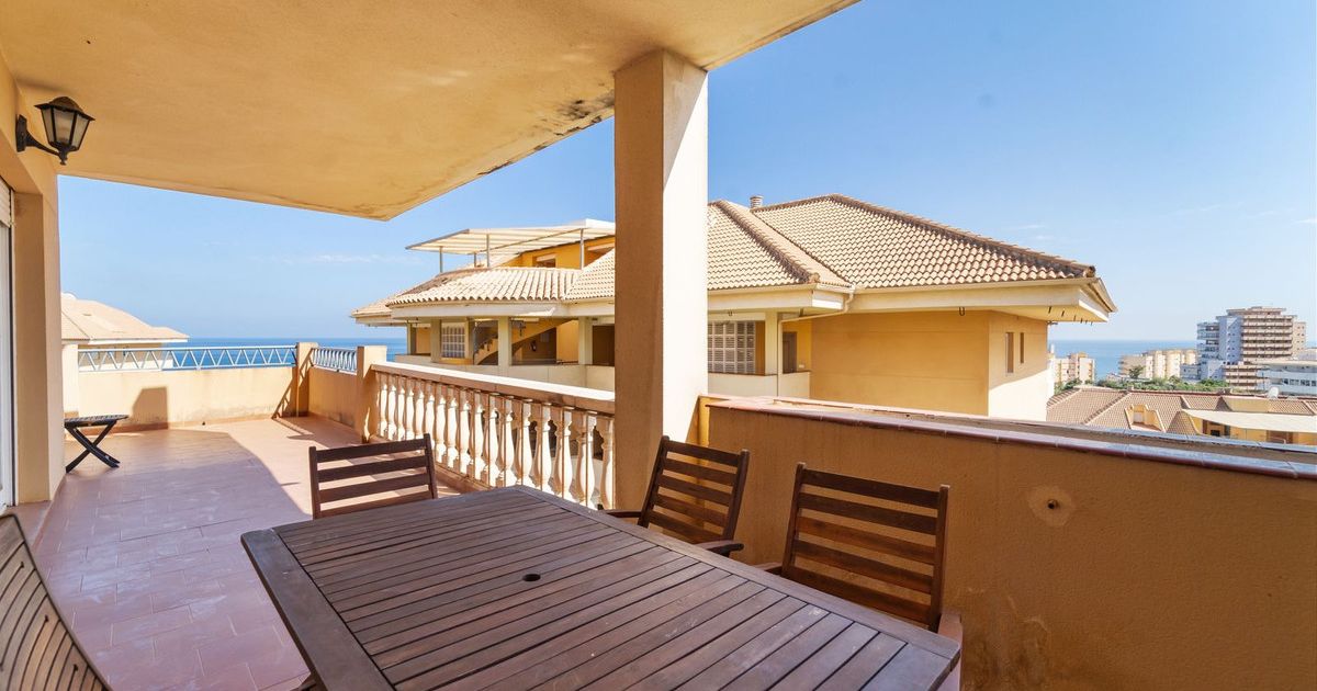 Квартира на среднем этаже в Fuengirola, Fuengirola, 4/12