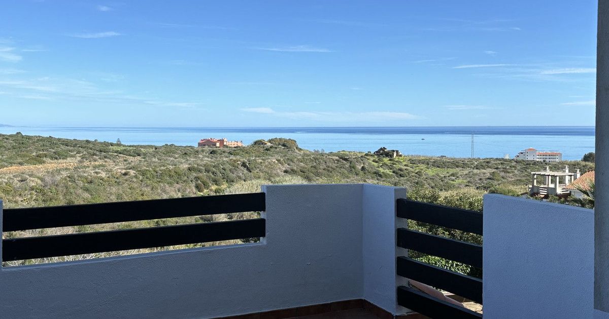 Middle Floor Apartment in La Duquesa, La Duquesa, 1/12