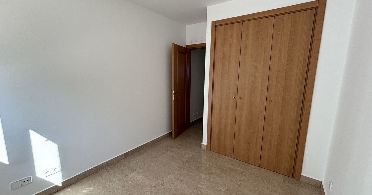 Middle Floor Apartment in La Duquesa, La Duquesa, 11/12