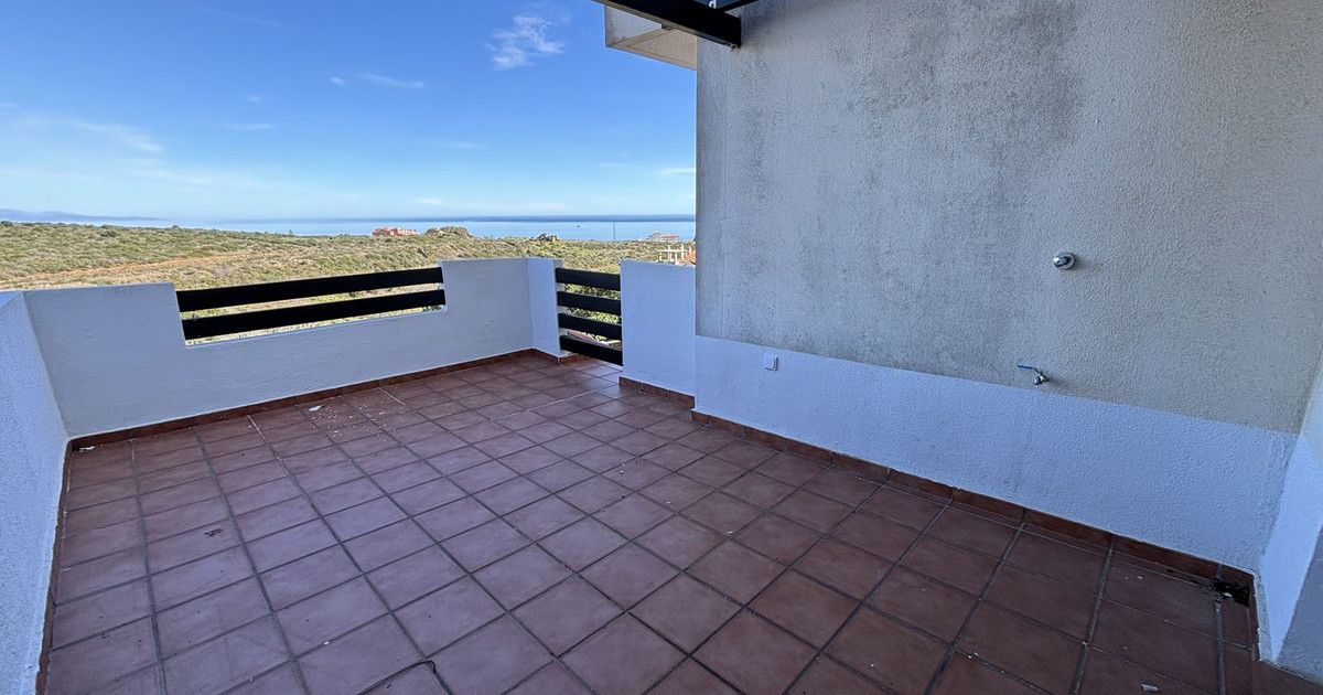 Middle Floor Apartment in La Duquesa, La Duquesa, 12/12