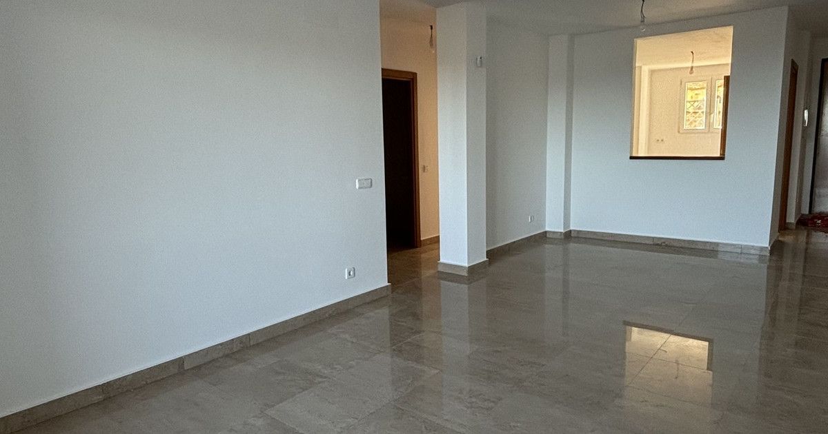 Middle Floor Apartment in La Duquesa, La Duquesa, 7/12