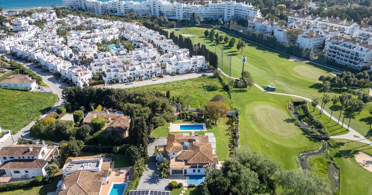 Detached Villa in San Pedro de Alcántara, San Pedro de Alcántara, 2/12