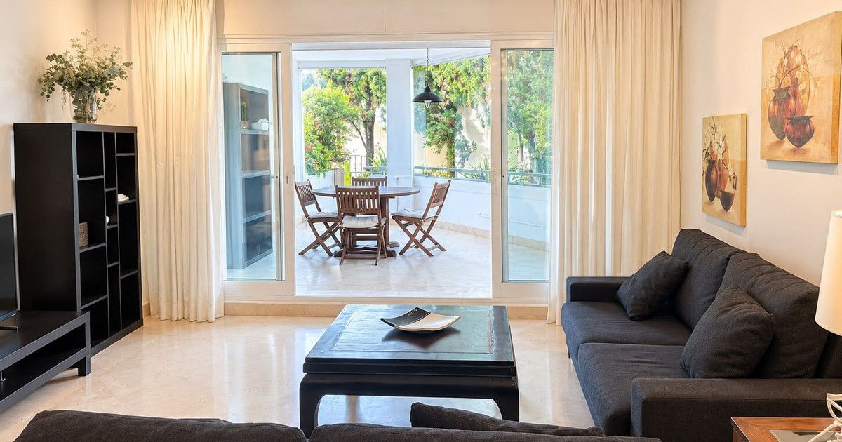 Квартира на среднем этаже в Marbella, Marbella, 5/12