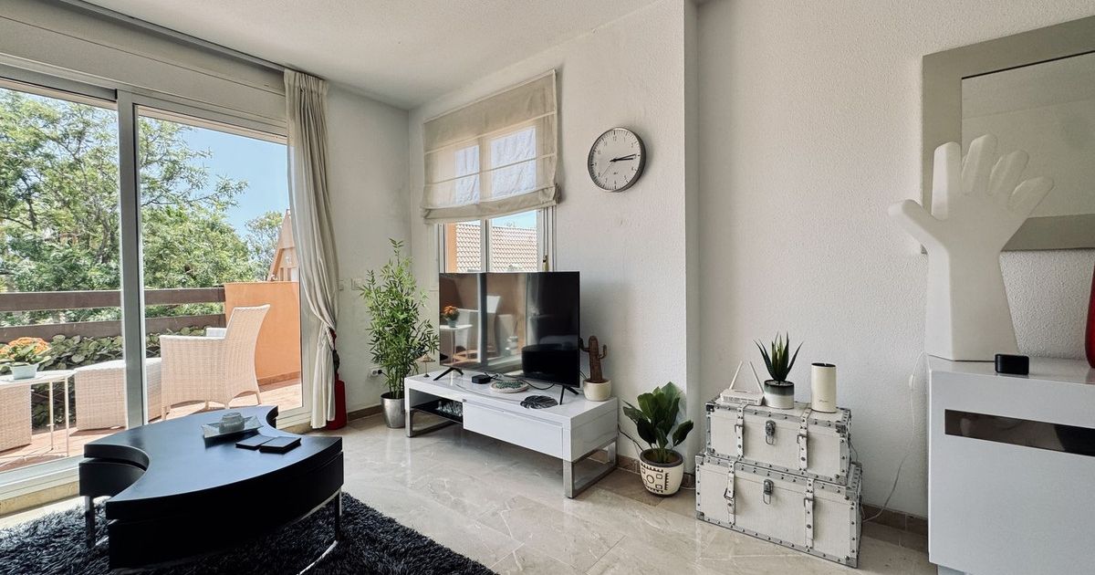 Квартира на среднем этаже в Casares Playa, Casares Playa, 4/12
