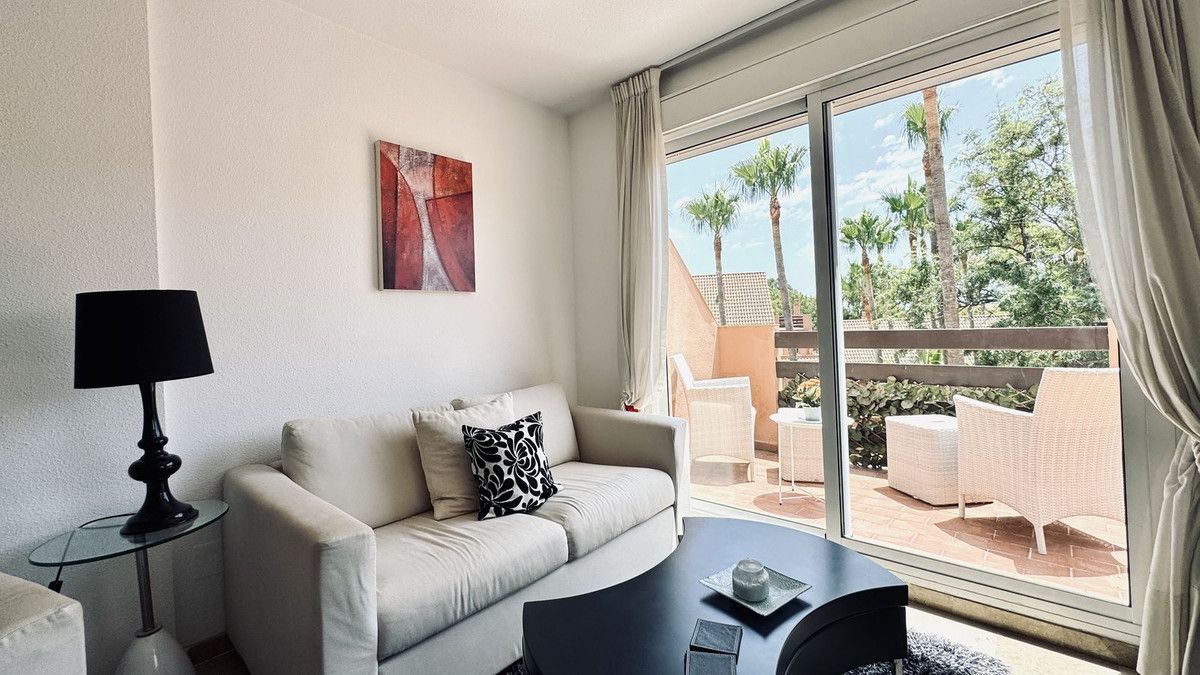 Квартира на среднем этаже в Casares Playa, Casares Playa, 6/12