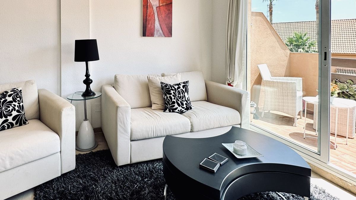 Квартира на среднем этаже в Casares Playa, Casares Playa, 7/12