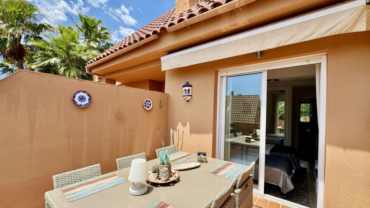 Квартира на среднем этаже в Casares Playa, Casares Playa, 8/12