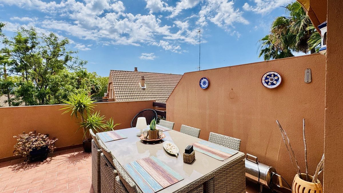 Квартира на среднем этаже в Casares Playa, Casares Playa, 9/12