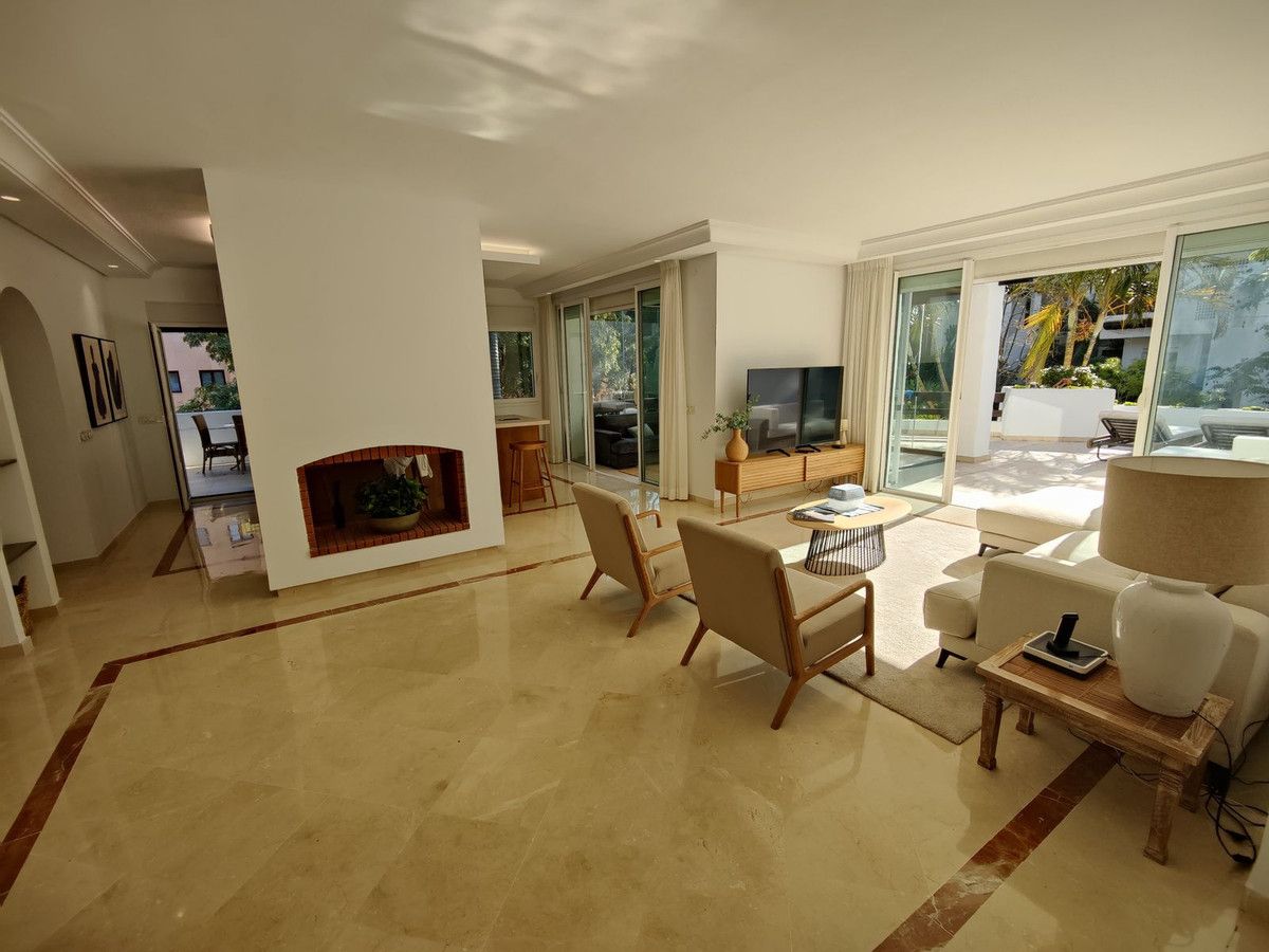 Penthouse Duplex in Puerto Banús, Puerto Banús, 4/12