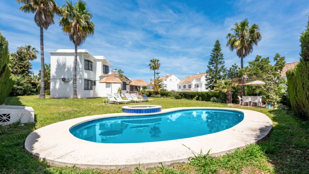 Fristående villa i Estepona, Estepona, 2/12
