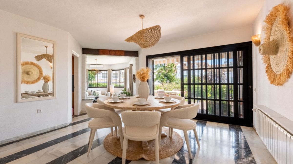 Fristående villa i Estepona, Estepona, 5/12