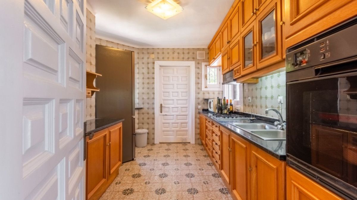 Fristående villa i Estepona, Estepona, 7/12