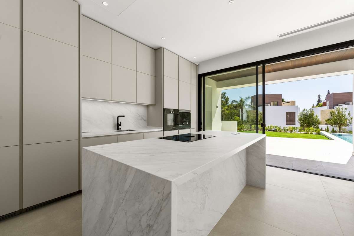 Villa in Marbella, Marbella, 11/12